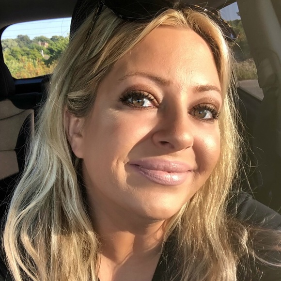 Meet your POSHER Krista❣️ - Picture 1 of 1